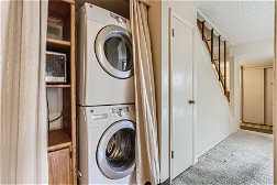 36 Laundry Room.jpg